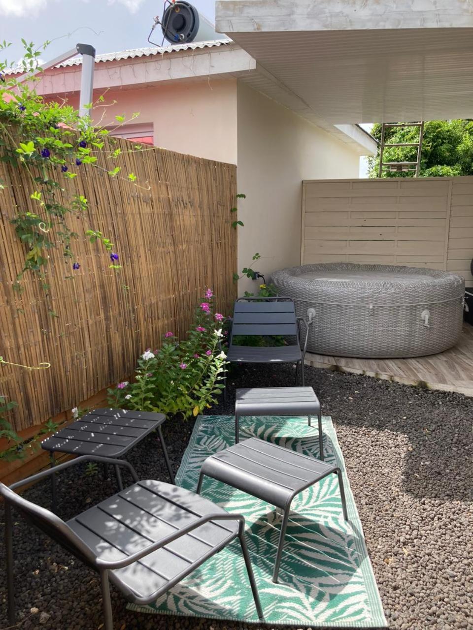 Bungalow Bougainvilliers Les Abymes Exteriér fotografie